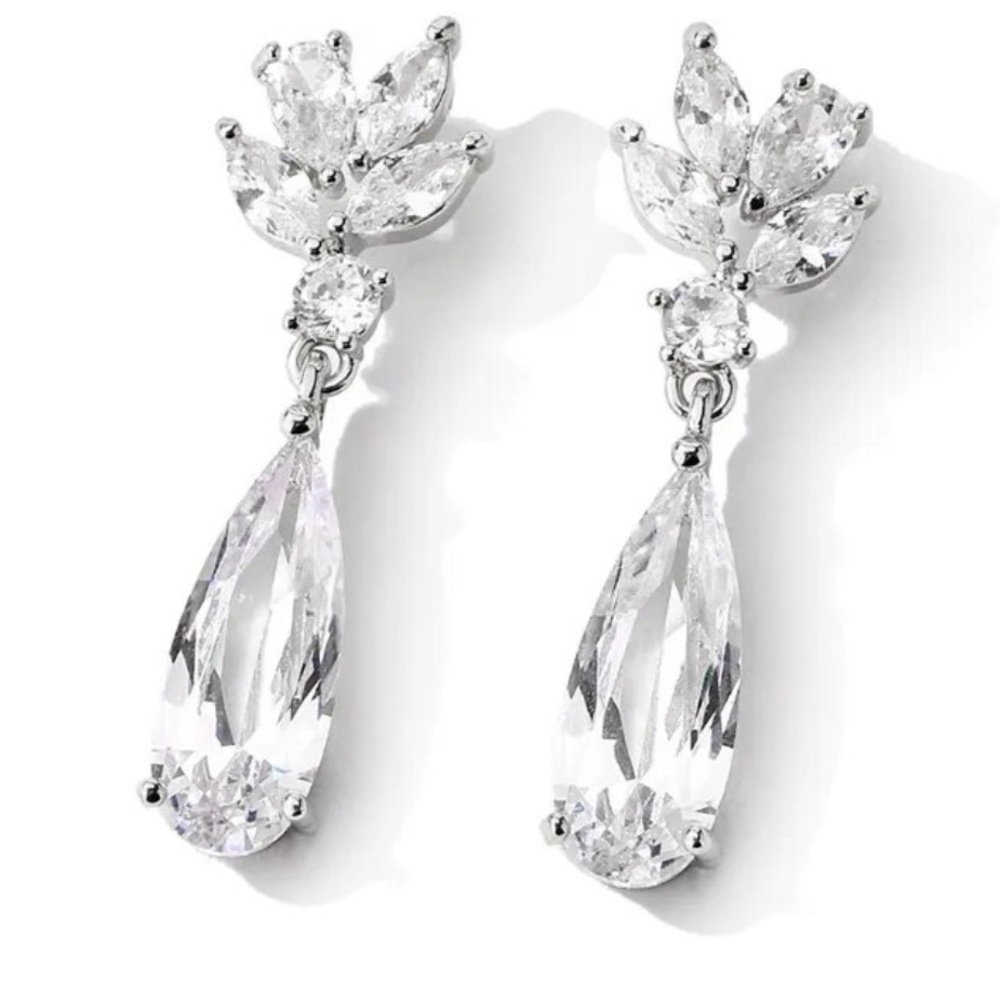 NEW SILVER DIAMONDS EARRINGS